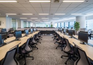 弊社でのキャリア形成と組織環境について 執務室➂