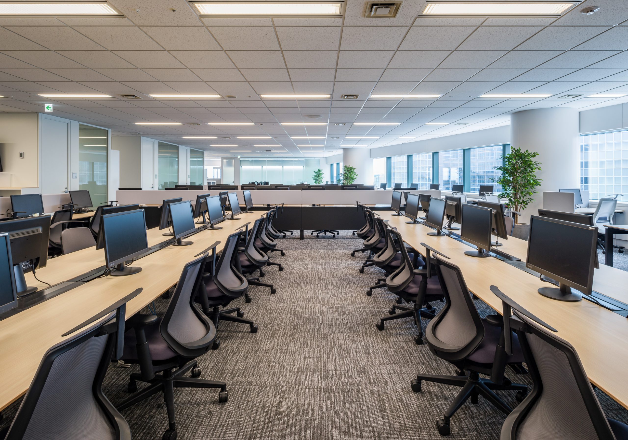 弊社でのキャリア形成と組織環境について