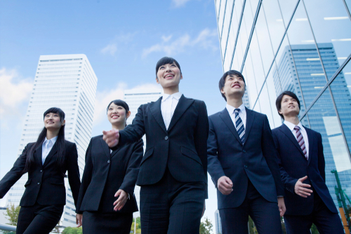How will my immigration status impact my plans to start and run my own company in Japan?