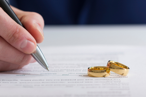 What are the rules governing marriages between Japanese and Chinese nationals?