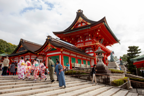 Understanding the Status of Residence “Religion” in Japan