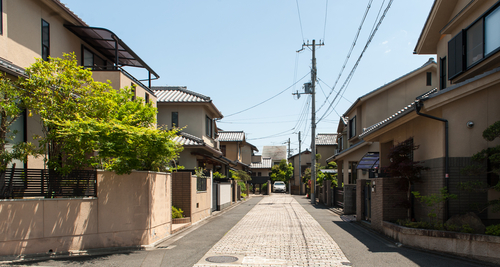日本における外国人の帰化・永住の違いや要件、申請時の留意点